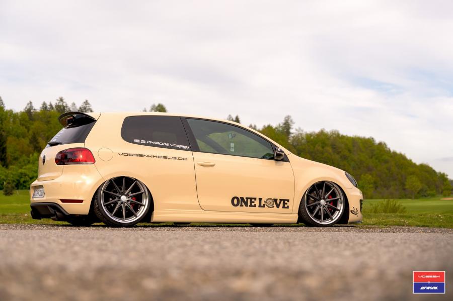  Volkswagen Golf GTi on Vossen Wheels (VWS-1) 2016 года  (фото 33 из 34)